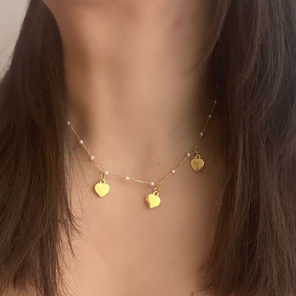 collar color oro de corazones