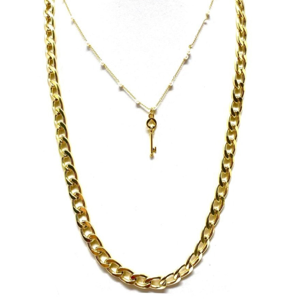 CADENA CON DIJE LLAVE COLOR ORO
